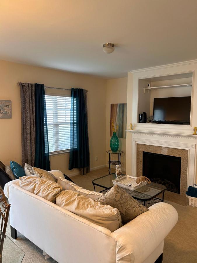 Cute And Cozy 5 Min From Carowinds Apartment Charlotte Ngoại thất bức ảnh